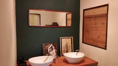 Ini. kobe HOSTEL & CAFE/BAR