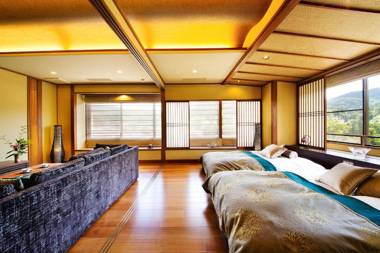 Kanazawa Yuwakuonsen Hyakurakusou