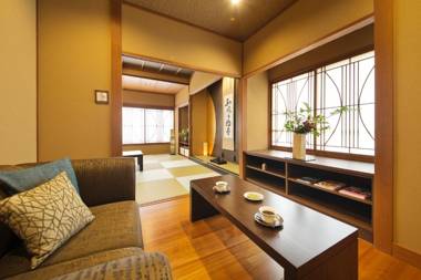 Kanazawa Yuwakuonsen Hyakurakusou