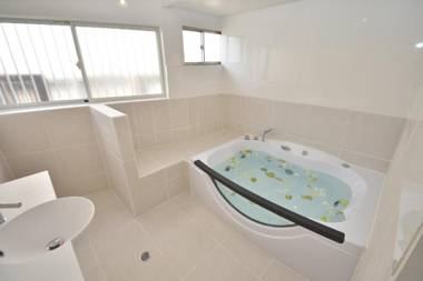 Kohaku AMBER Kamakura Zaimokuza