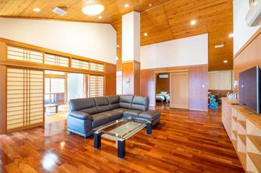 HOLIDAY INN GARAKUTA