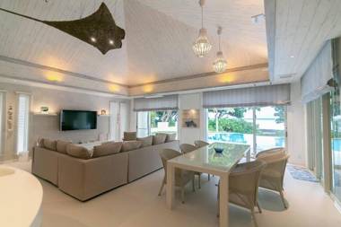 Ocean Front Villa Ishigakijima Ⅲ