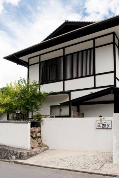 Miyajima Guest House Mikuniya