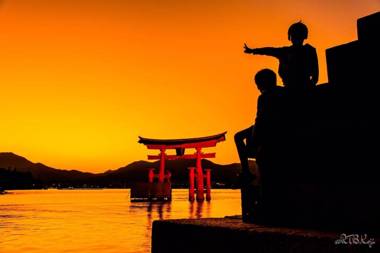 4 blocks to PeaceParkHugeprovide 4 free bikes