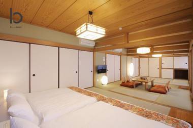 3 Bedroom Japanese apartment for 11 people 201