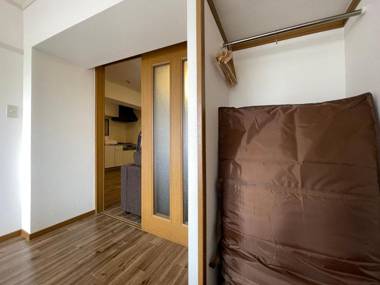 2BR good for 6PPL overlooking Peace Park with WIFI!