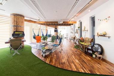 365BASE outdoor hostel