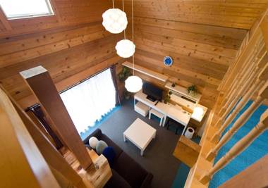 Holiday House Green Garden