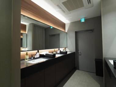 Leo Yu Capsule Hotel Funabashi