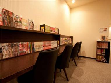 HEARTS Capsule Hotel ?Spa Nakasu