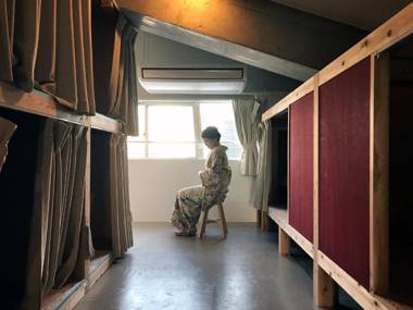 Common de - Hostel & Bar