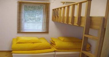 Share style Lodge Orange Cab