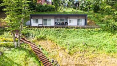 Koti Yamanakako next to Hananomiyako Kouen