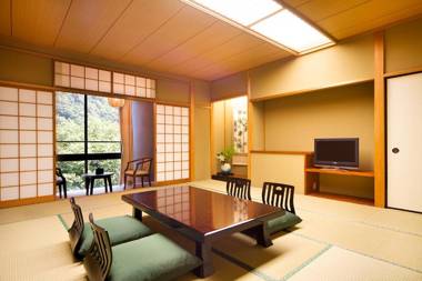 Yamanaka Onsen Kagari Kisshotei