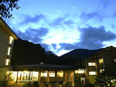 Gyokusenkaku Ryokan