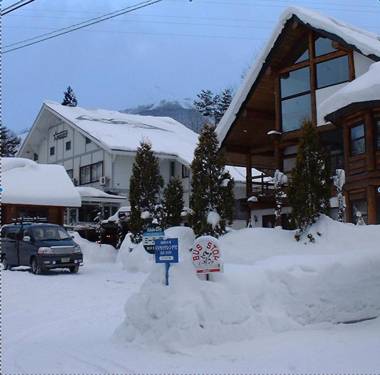 Hakuba Pension & Log Hotel Meteor