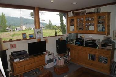 Hakuba Pension & Log Hotel Meteor