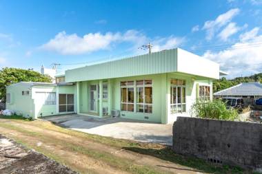 Deluxe Room 96平米 -ウル エスポワールうるま-