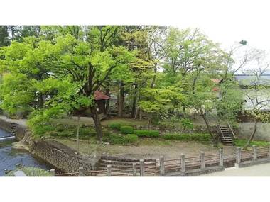 Takanoyu A Public Bath Where You Can Stay