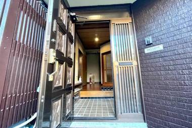 箱根芦ノ湖畔天然温泉にごり湯の隠れ宿「九十九湖畔荘」Hakone Lake Side Villa & Hot Springs