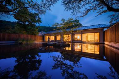 Biyu Bishokuno Hanareyado Kajikaso