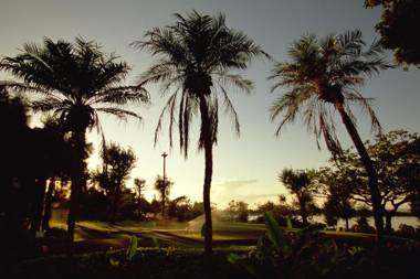 Hotel Breezebay Marina
