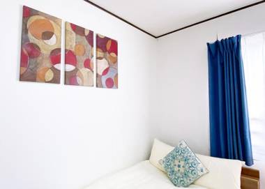 Flat Peace Chair House