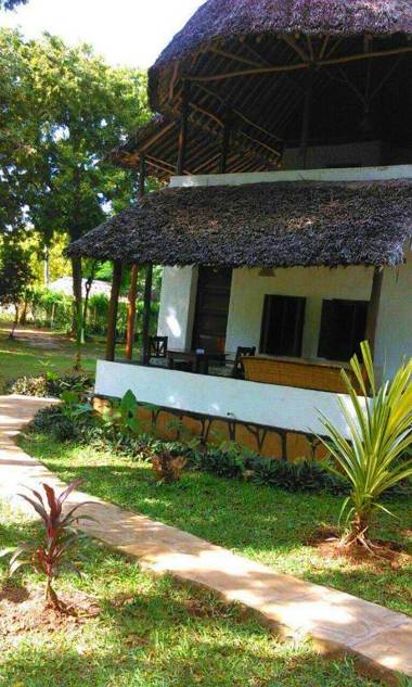 Diani Banda Cottages