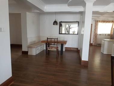 Queens Chateau Boutique Villa