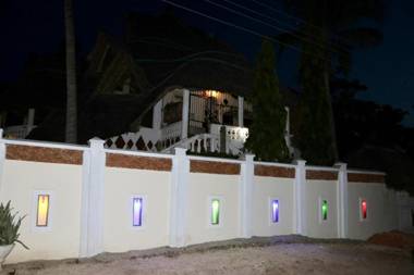 Lovely 4-Bed Villa Family oriented or a smallgroup