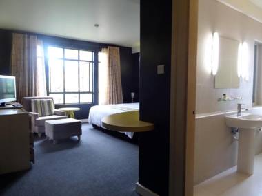 West Wood Hotel