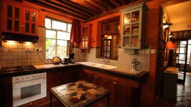 Woodmere Serviced Apartment