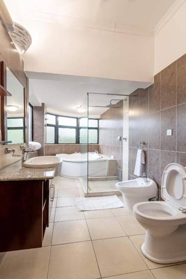 CySuites Apartment Hotel