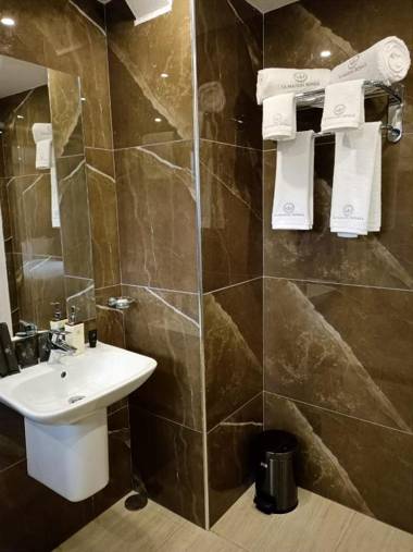 La Maison Royale South C