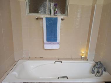 Ree Homestay & Safaris