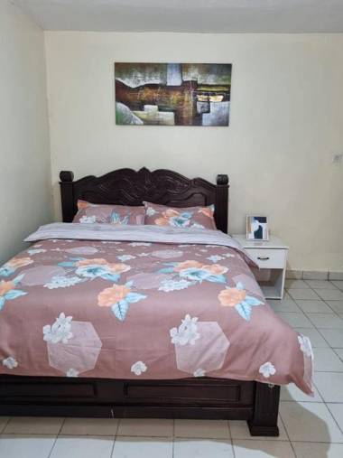 Stay.Plus Donholm Bungalow