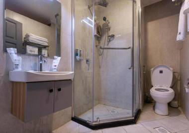 Raha Suites