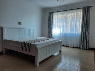 Stay.Plus Queen's Royal Apartments Nyali