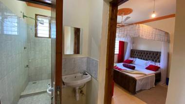 Mtwapa Beachroad 1-bedroom 101 Furnished Apartment with 2 Beds WIFI & Parking in Mombasa