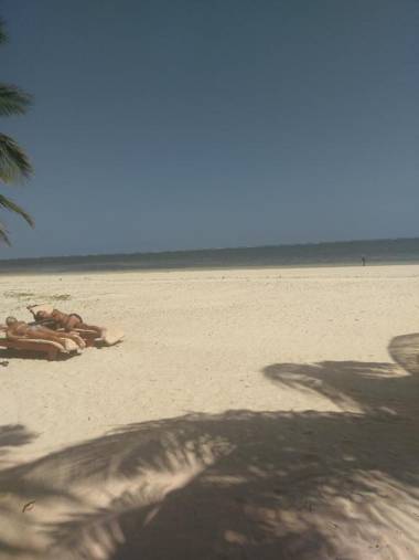 Cowrie Beach Studio Apartment