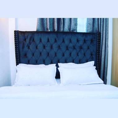 Sandalwood Suites - Serviced One Bedroom Holiday Homes