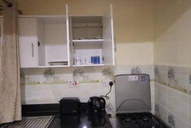 Stay.Plus Ebony Mara House