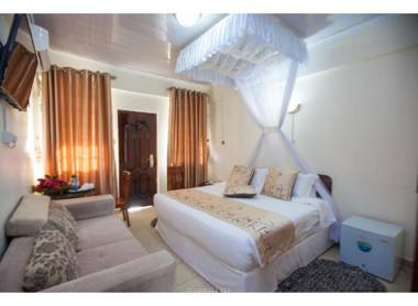 Parkview Safari Hotel and Apartments