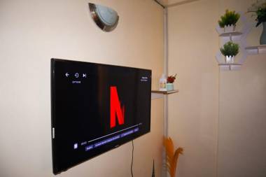 Tom Mboya Estate - Fast WI-FI Netflix and Parking 1Br Apartment in Kisumu Town