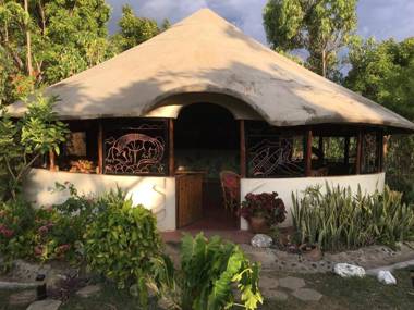 Wayando Beach Eco Lodge