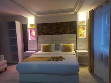 TAKAWIRI VICTORIA SANDS