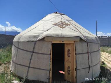 Ailuu-Yurt-Camp
