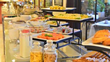 Almond Hotel Sothearos