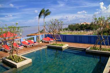 The Frangipani Royal Palace Hotel