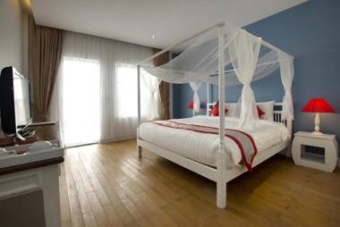 The Frangipani Royal Palace Hotel